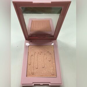 Kylie Cosmetics Highlight